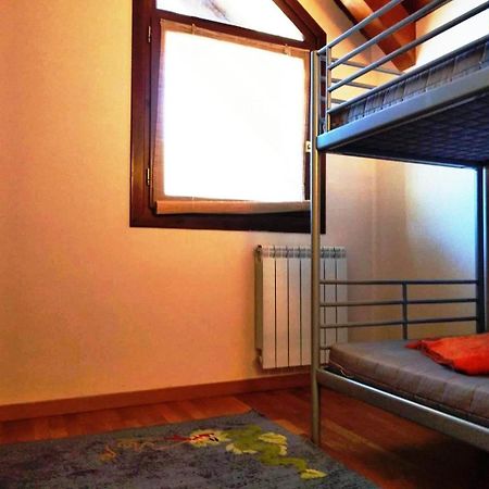 Duplex Familiar En Естери д'Анеу Екстериор снимка
