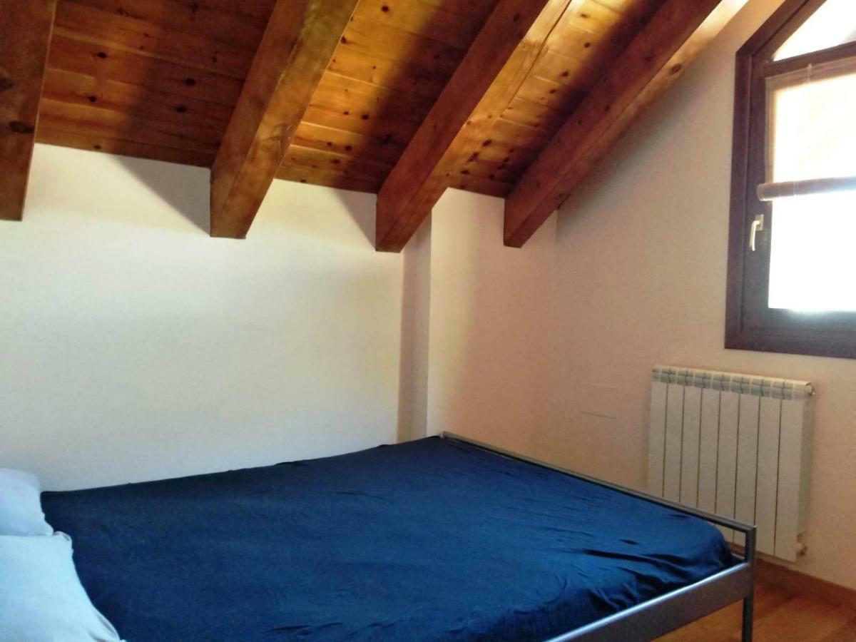 Duplex Familiar En Естери д'Анеу Екстериор снимка