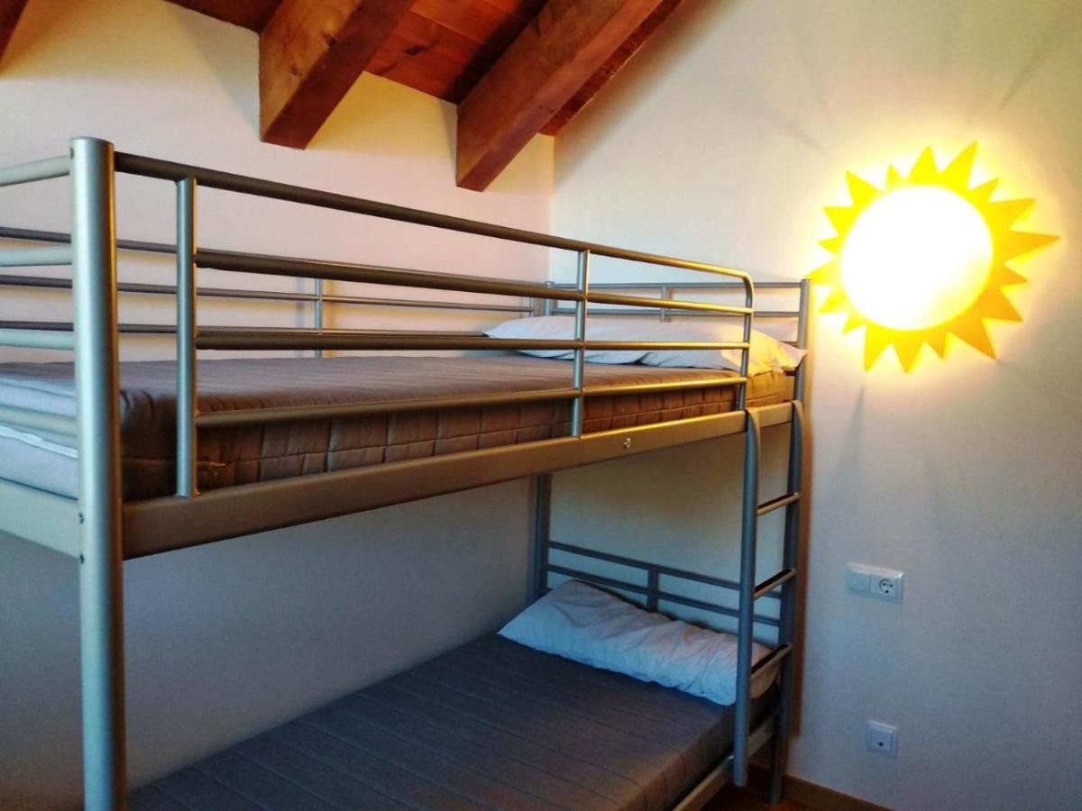 Duplex Familiar En Естери д'Анеу Екстериор снимка
