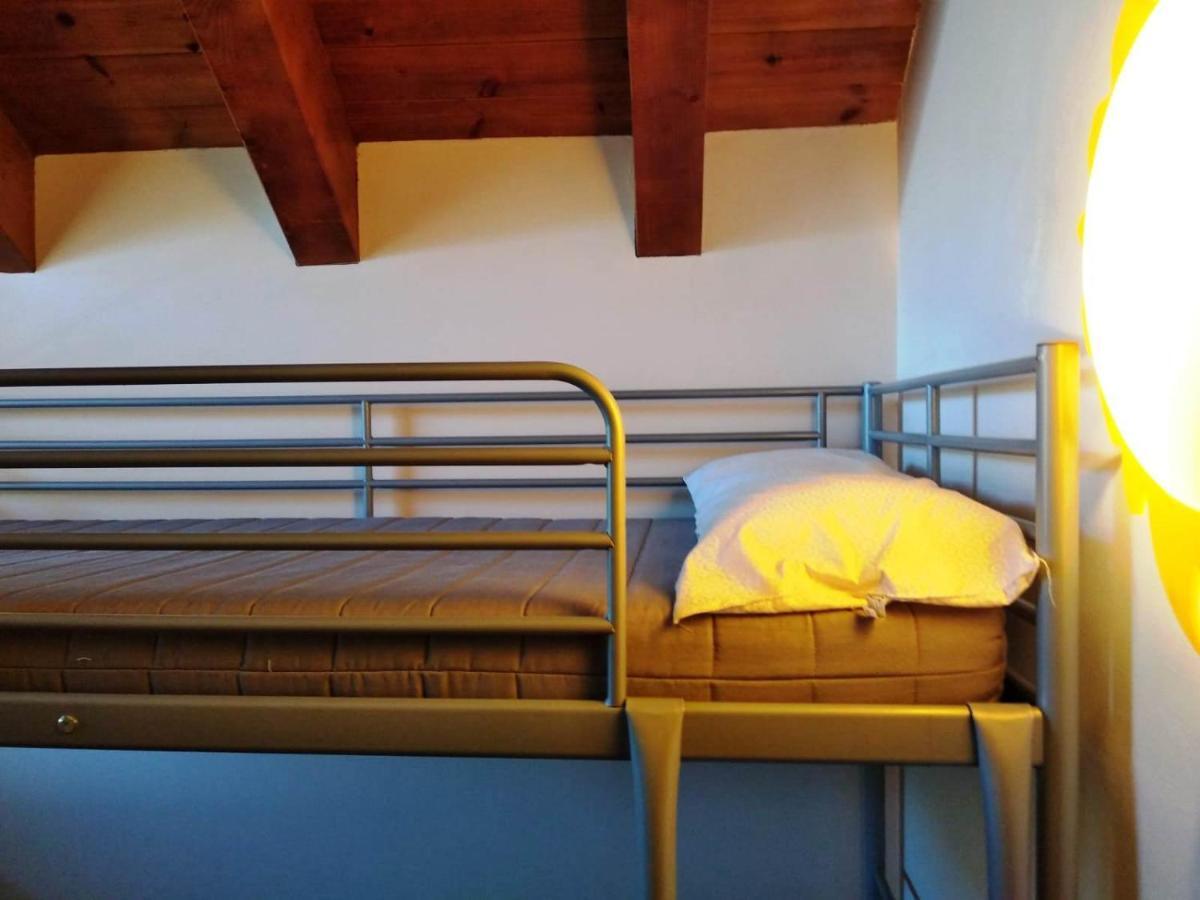 Duplex Familiar En Естери д'Анеу Екстериор снимка
