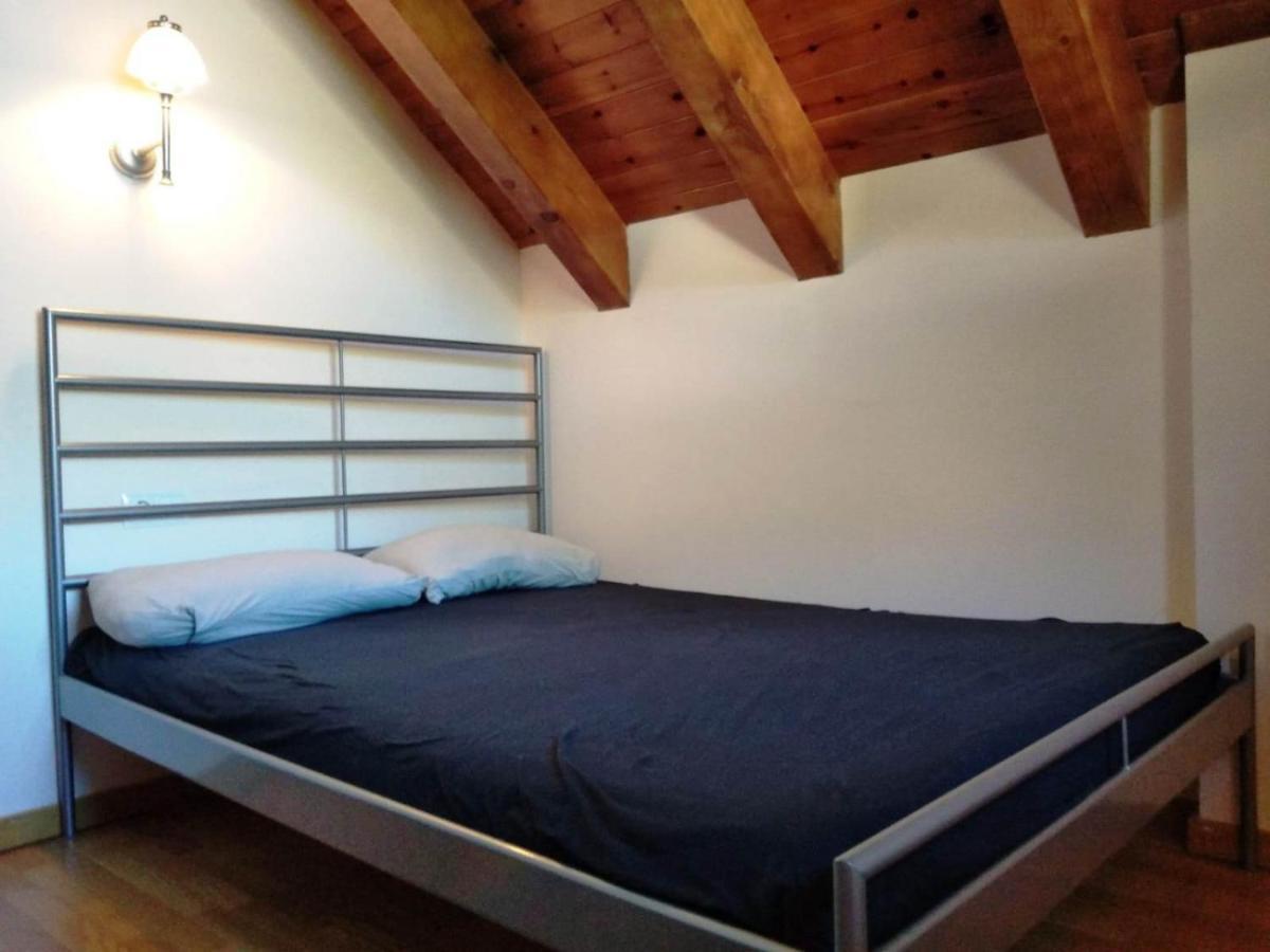Duplex Familiar En Естери д'Анеу Екстериор снимка